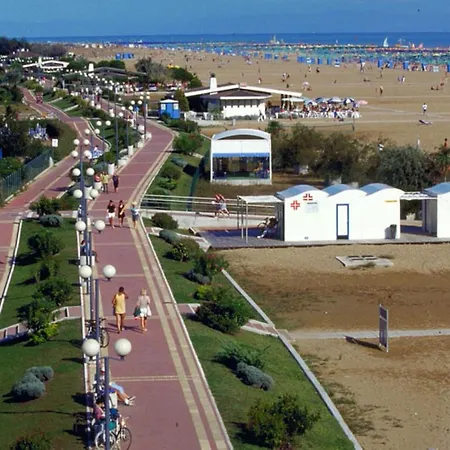 Apartment Enjoy A Charming Lateral Sea View Bibione