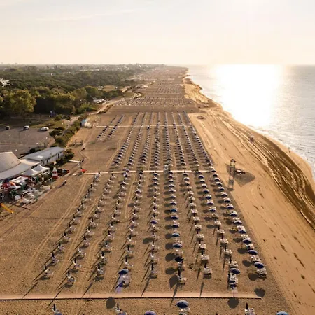 Enjoy A Charming Sea View