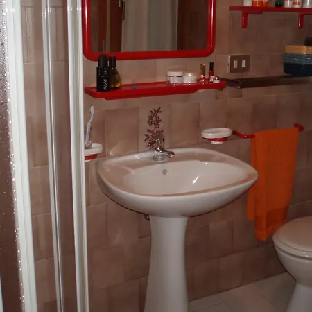 Enjoy A Charming Sea View דירה ביביונה