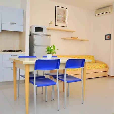 Apartament Enjoy A Charming Lateral Sea View