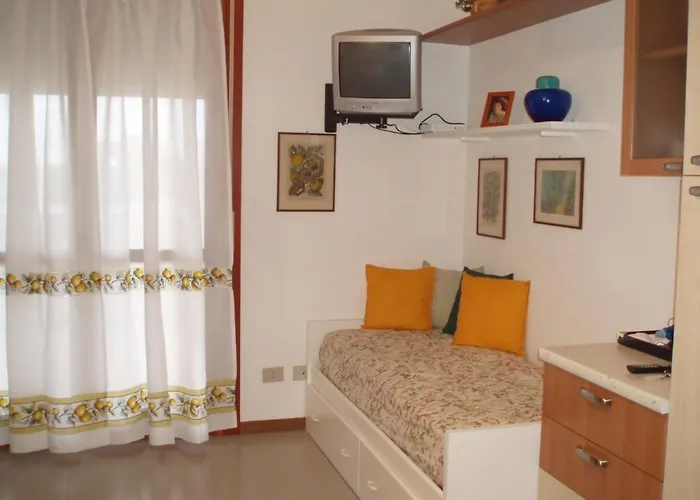 Enjoy A Charming Sea View Apartment Bibione